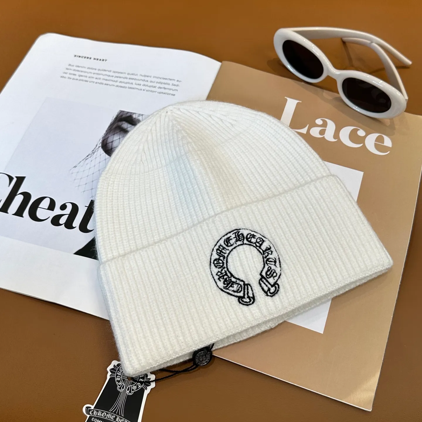 P50 🤍Chrome hearts new autumn and winter embroidered cross knitted hat🧶 One of the must-have hats in autumn and winter~ It really looks good on whoever wears it~, it is also a perfect match in black and white and gray in autumn~